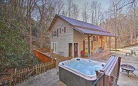 Bryson City Cottage With Hot Tub And Waterfall Views!