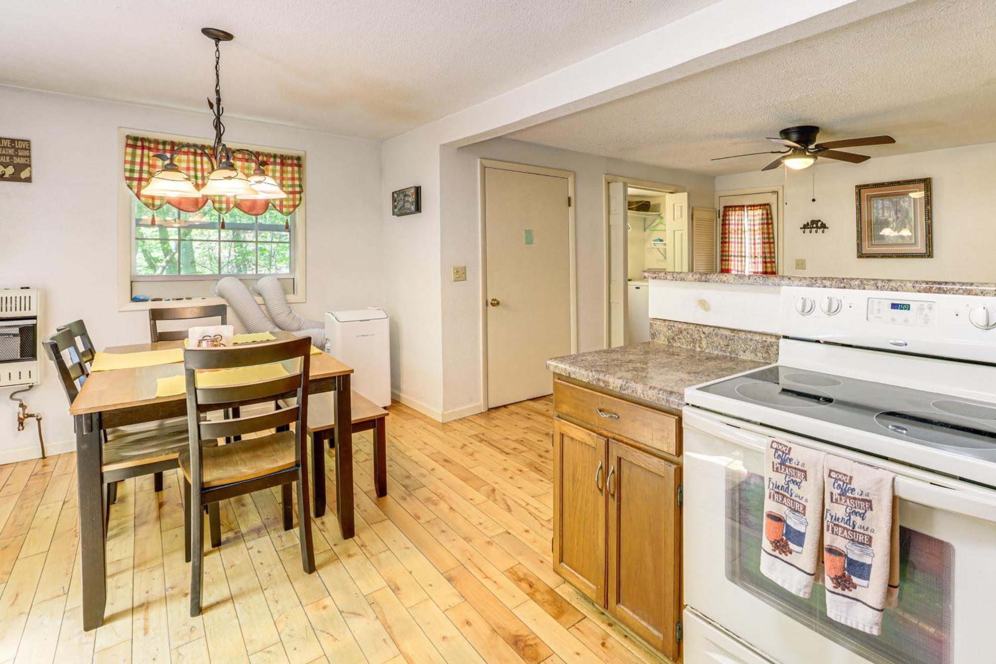 Bryson City Cottage With Hot Tub And Waterfall Views! Exterior photo