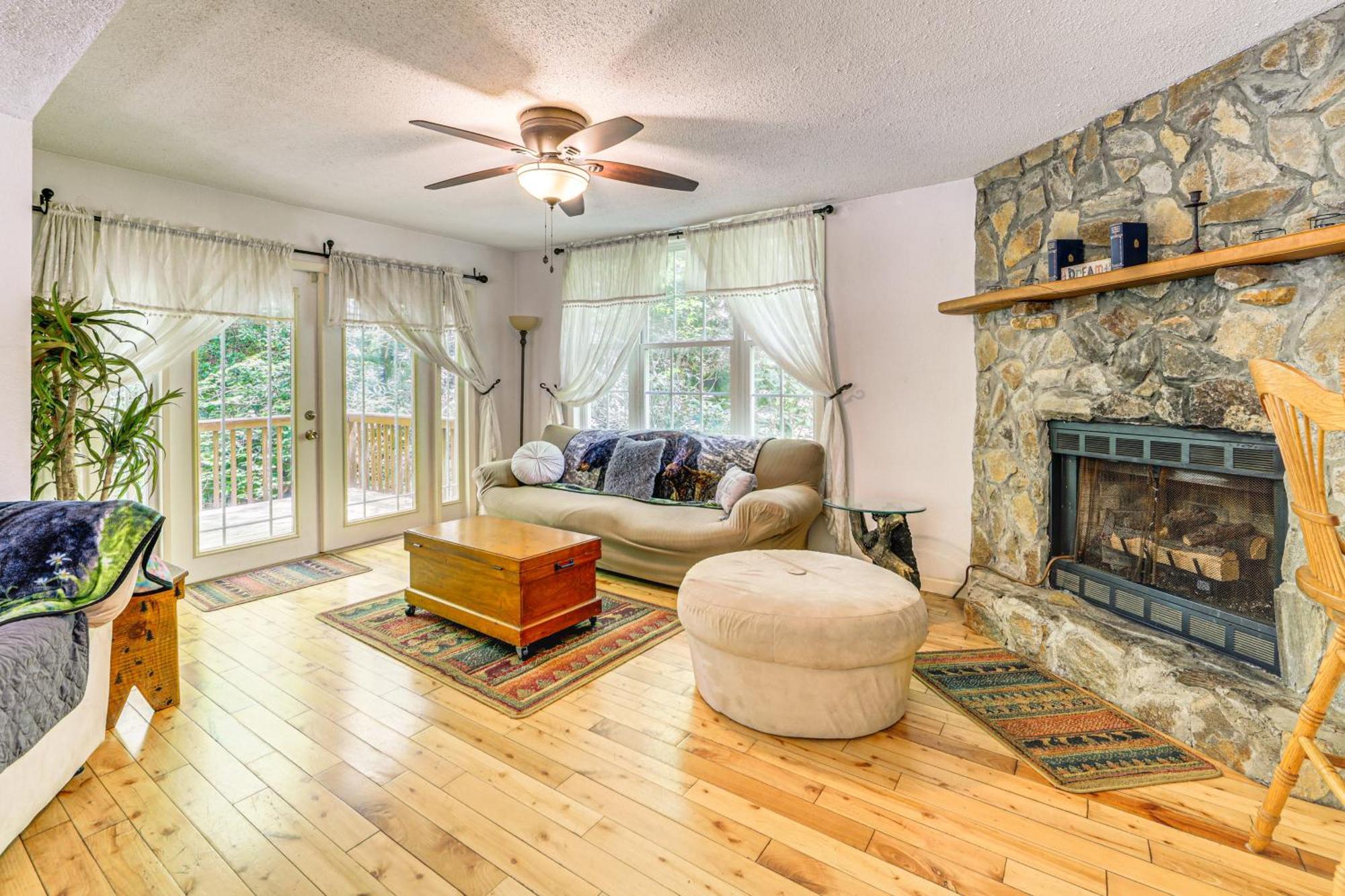 Bryson City Cottage With Hot Tub And Waterfall Views! Exterior photo