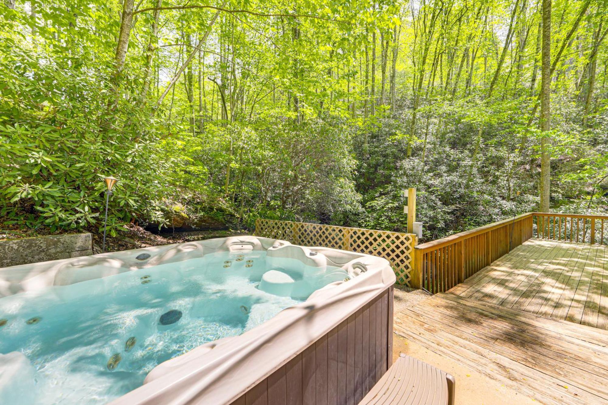 Bryson City Cottage With Hot Tub And Waterfall Views! Exterior photo